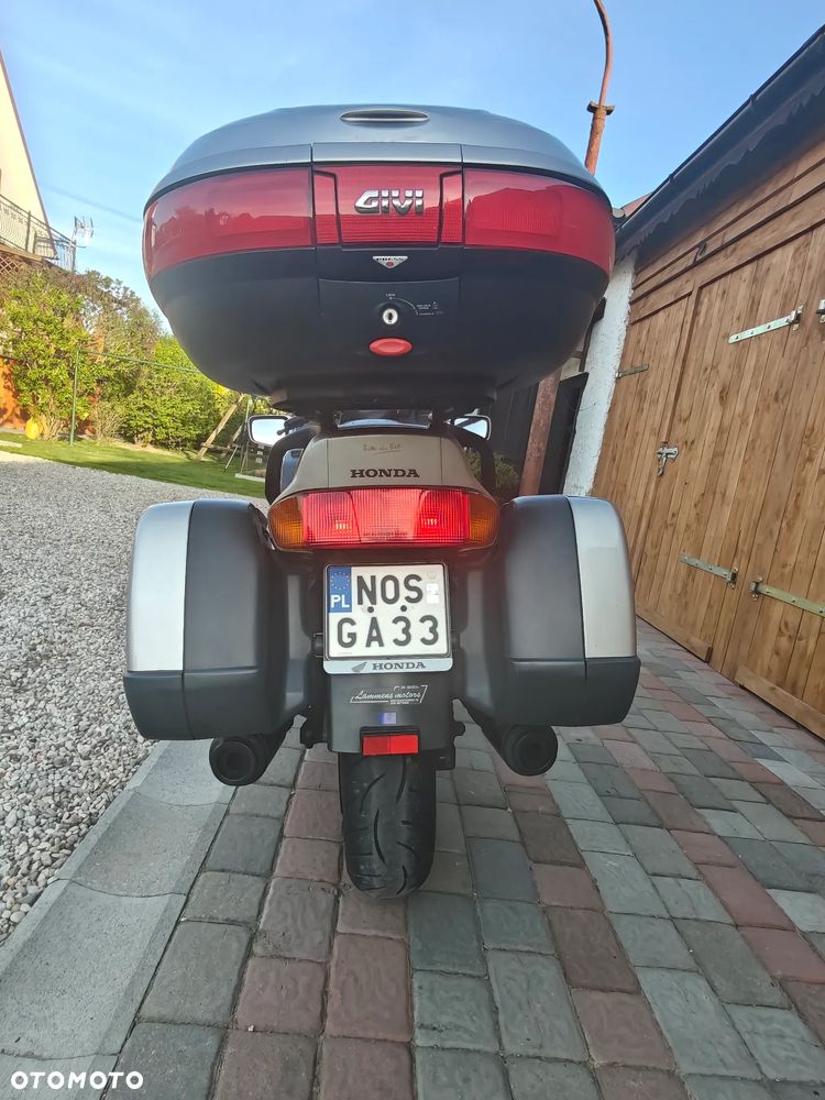 Honda ST - 6