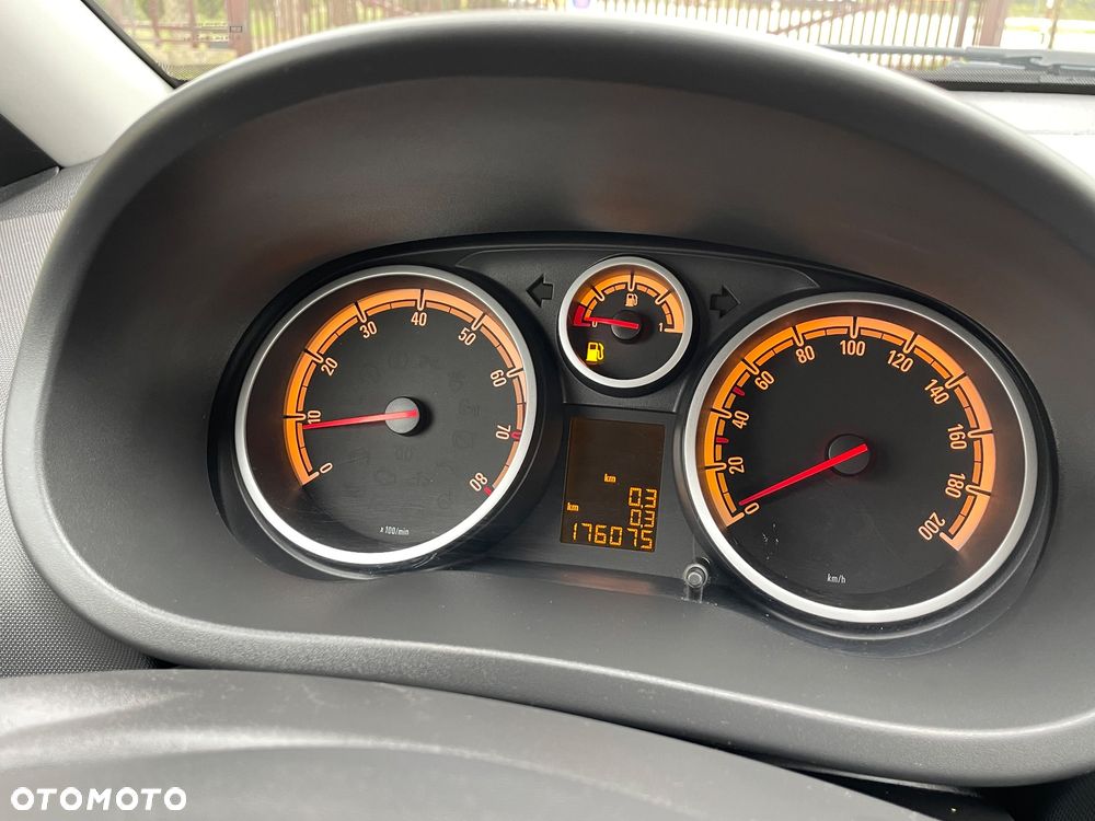 Opel Corsa 1.4 16V 150 Jahre - 27