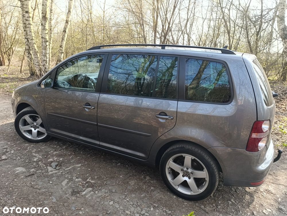 Volkswagen Touran - 7