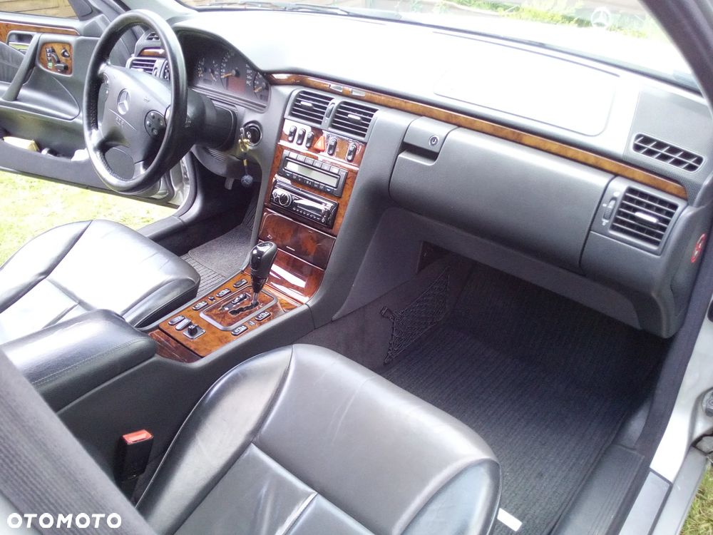 Mercedes-Benz Klasa E - 8