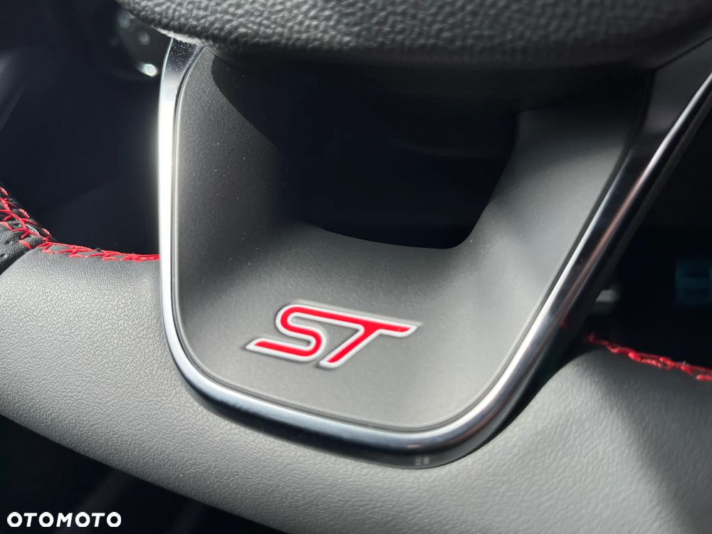 Ford Focus 2.3 EcoBoost ST X - 36