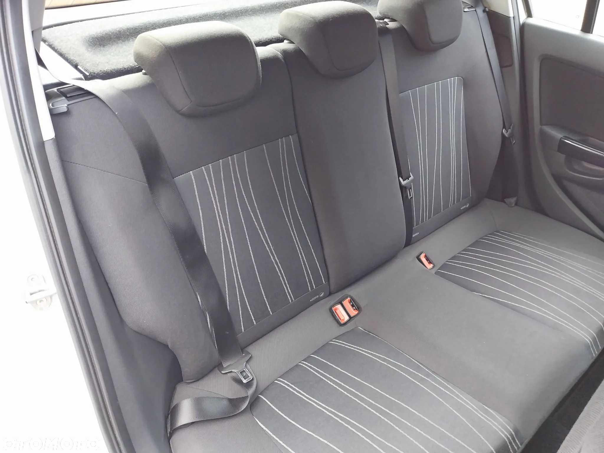 Opel Corsa 1.2 16V Edition - 8