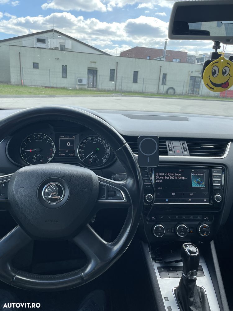 Skoda Octavia 1.6 TDI STYLE DSG - 9