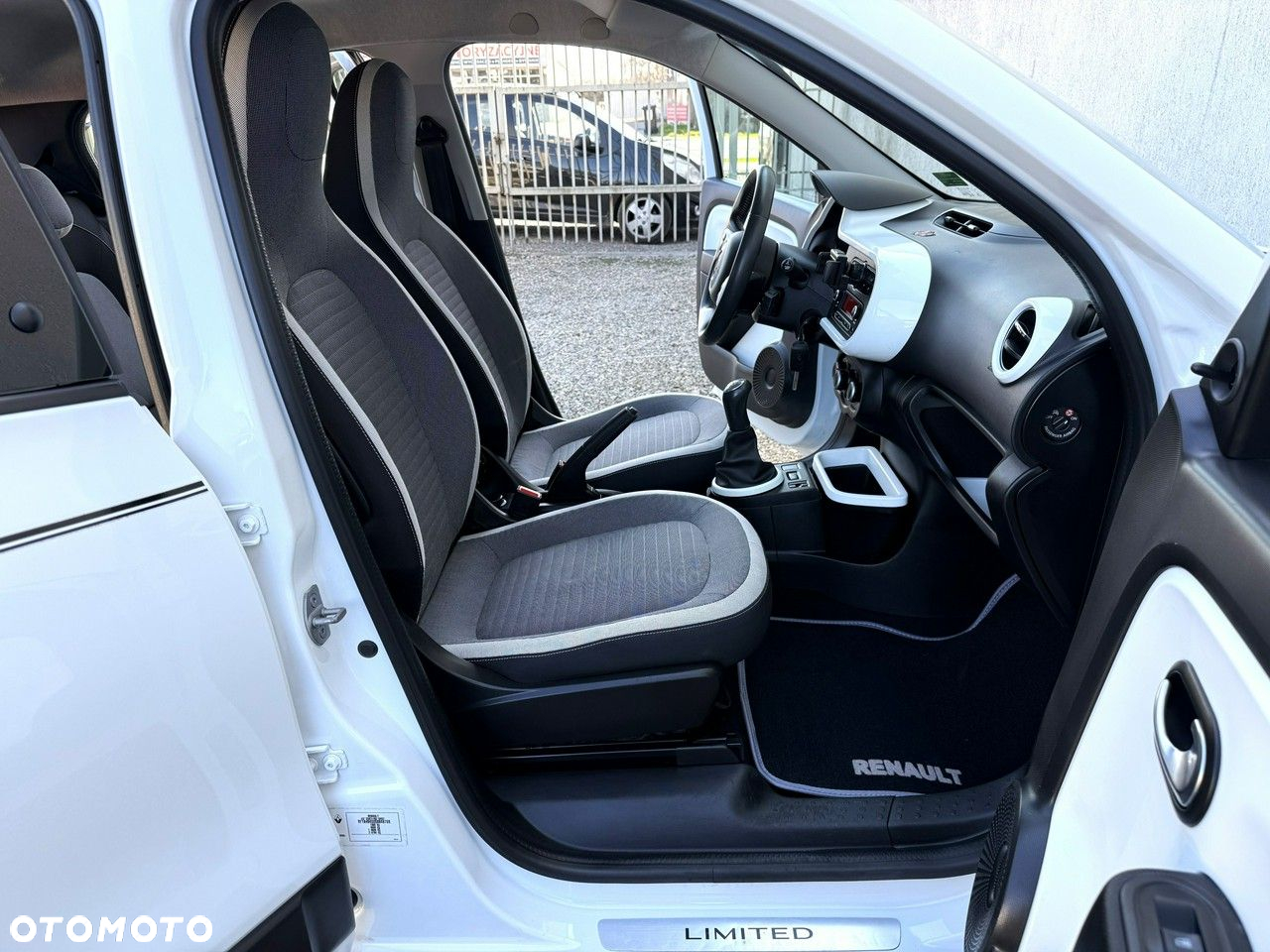 Renault Twingo SCe 70 LIMITED 2018 - 23