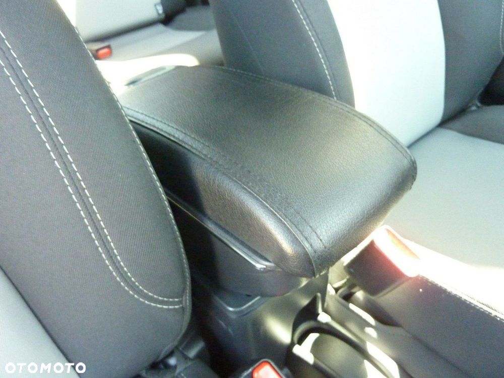 Toyota Yaris - 35