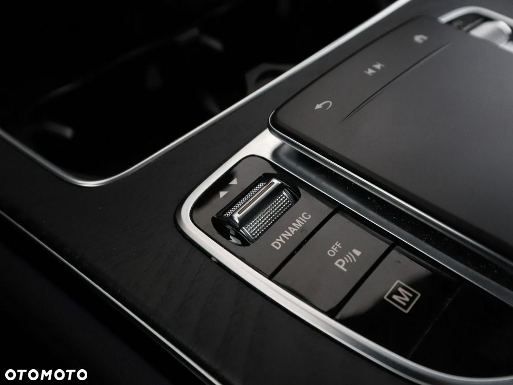 Mercedes-Benz GLC 300 de 4Matic 9G-TRONIC AMG Line - 31