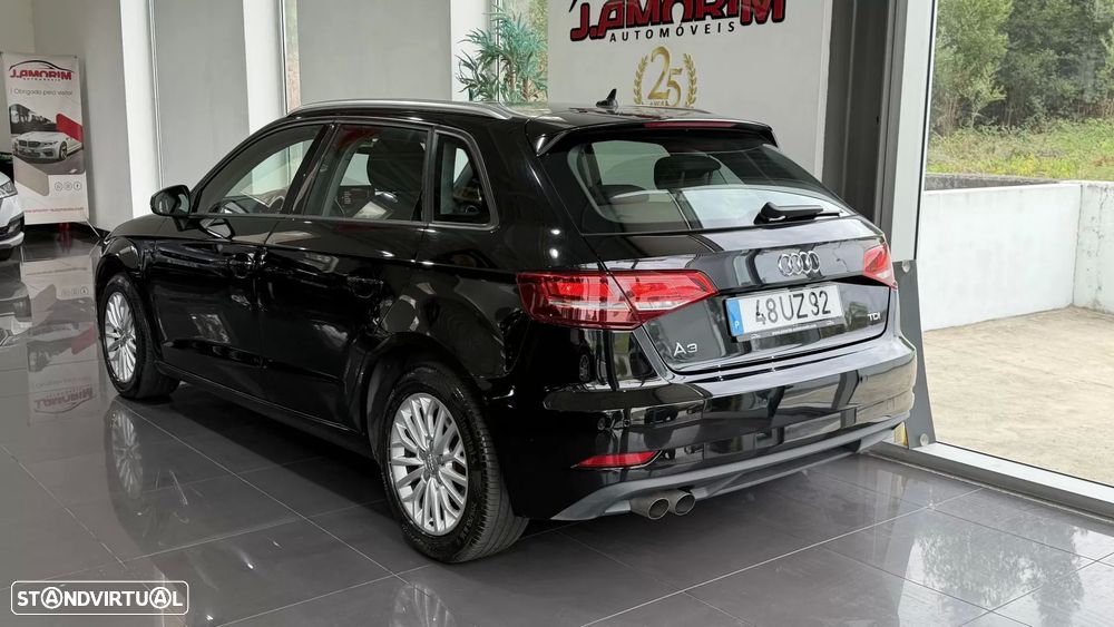 Audi A3 Sportback 2.0 TDI Design — photo 4