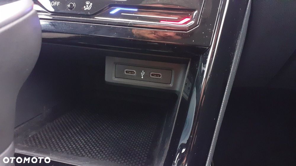 Volkswagen T-Cross - 32