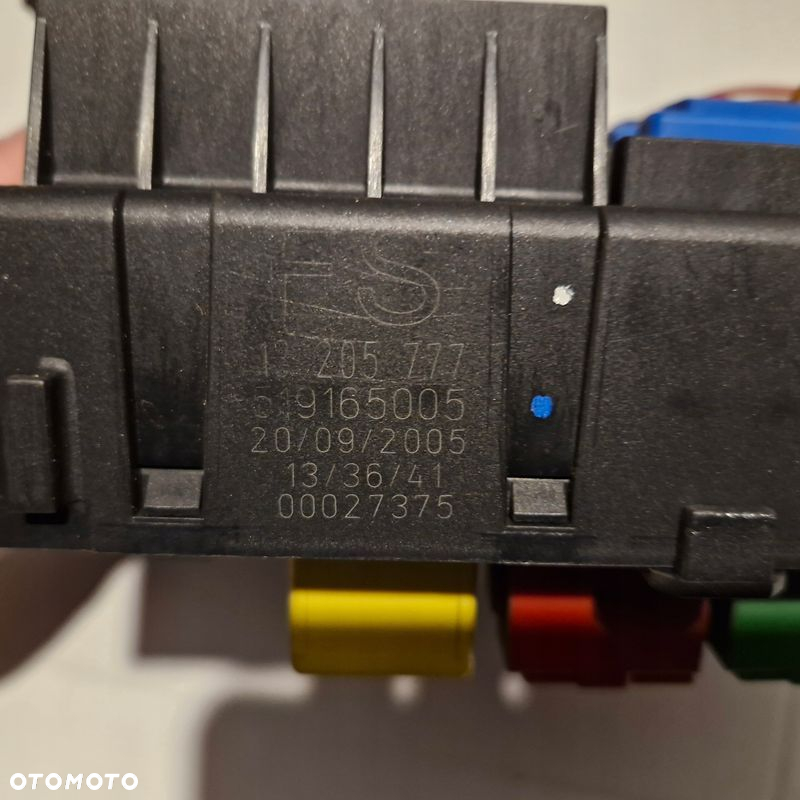 SKRZYNKA BEZPIECZNIKÓW MODUŁ BSI OPEL VECTRA C 1.8 16V 13205777 FS - 4