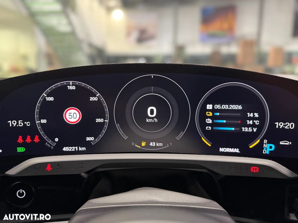 Porsche Taycan 4 - 32