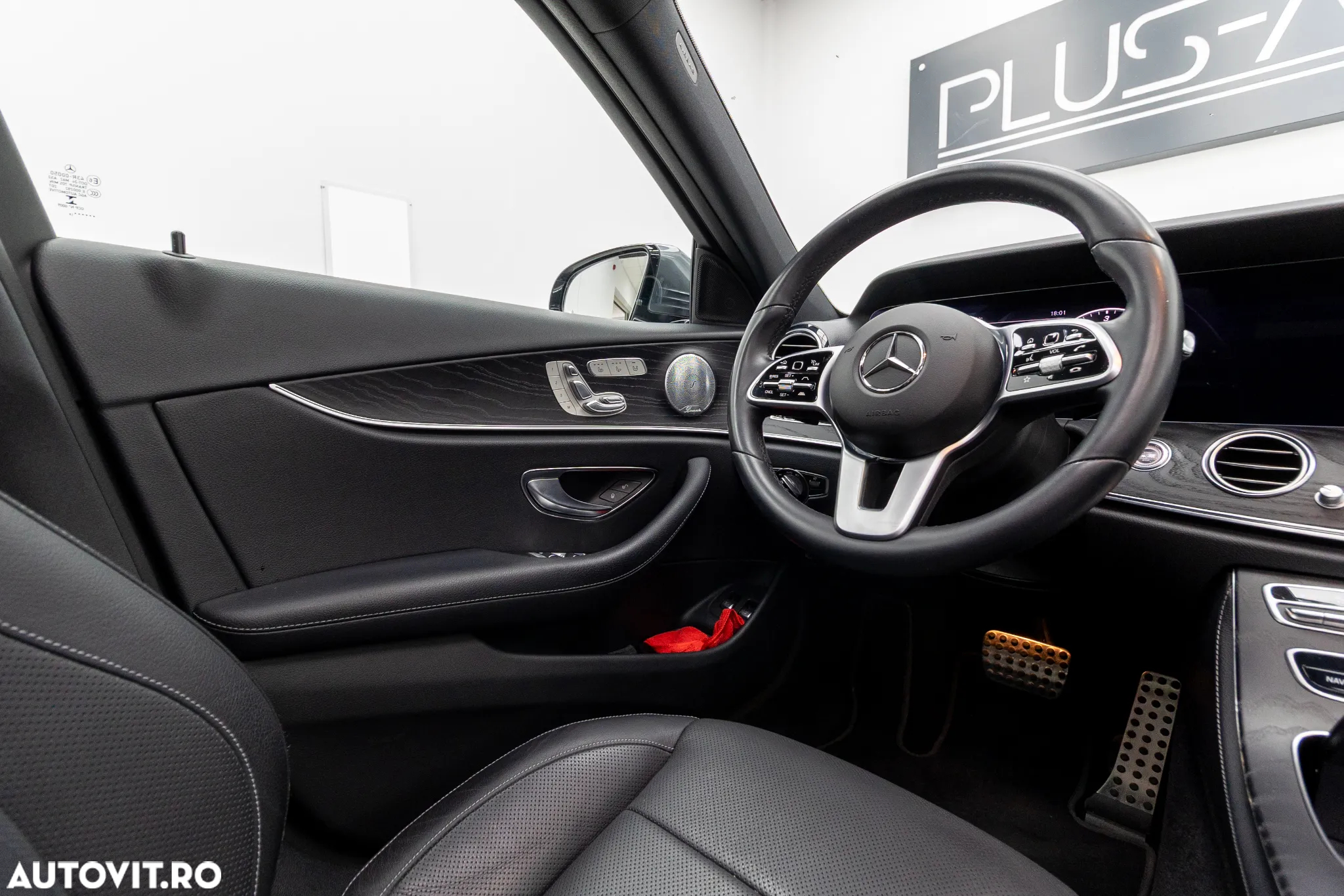 Mercedes-Benz E 220 d 4Matic 9G-TRONIC Avantgarde - 24