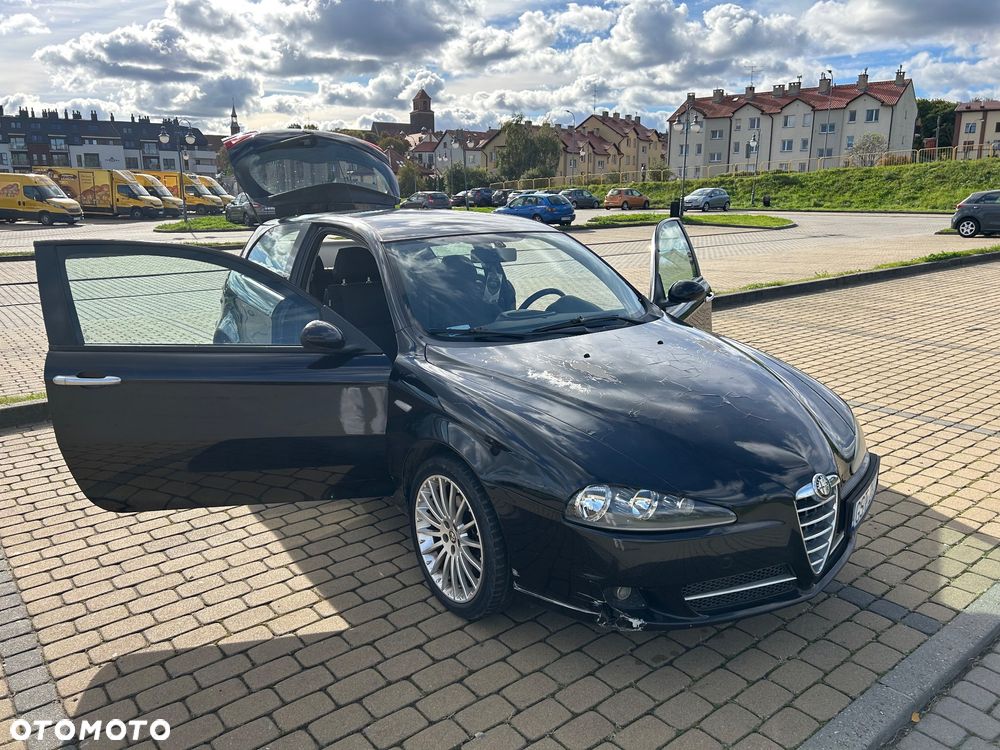 Alfa Romeo 147 - 2