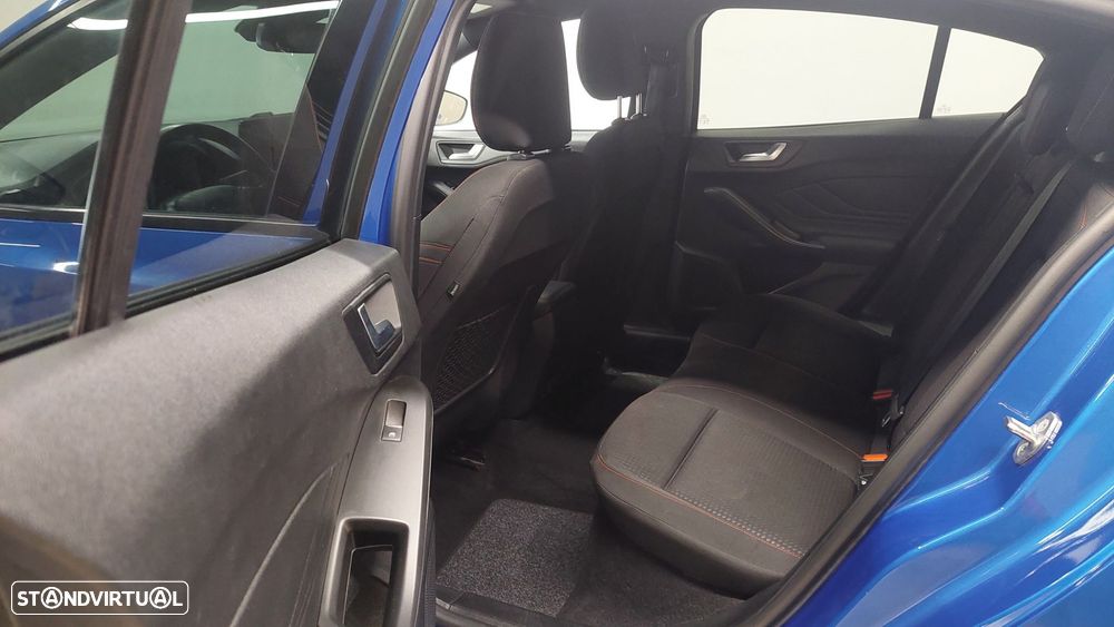 Ford Focus 1.0 EcoBoost MHEV ST-Line - 12