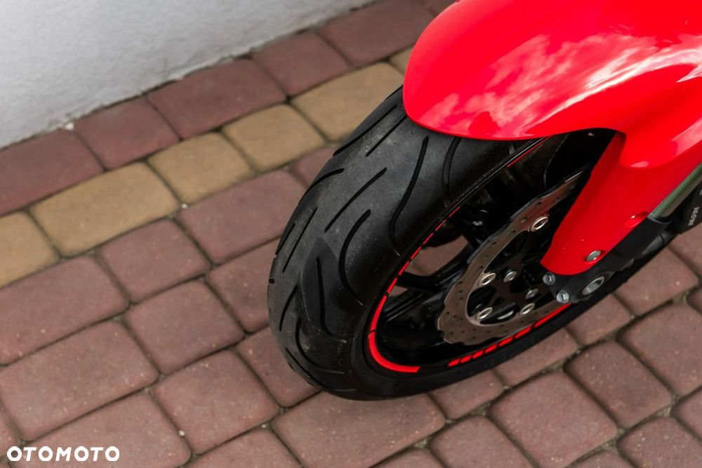 Suzuki GSX - 9