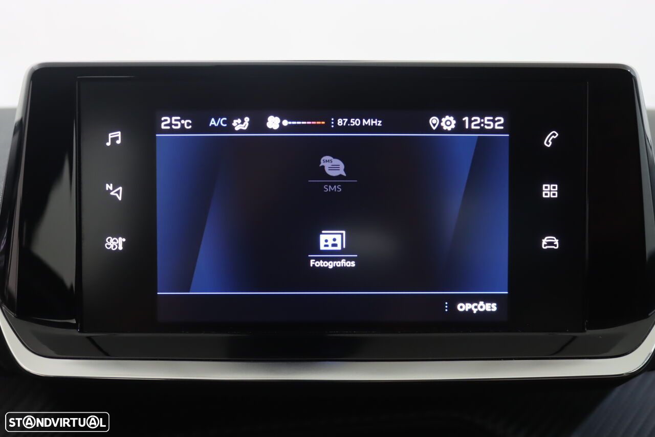 Peugeot 208 - 24