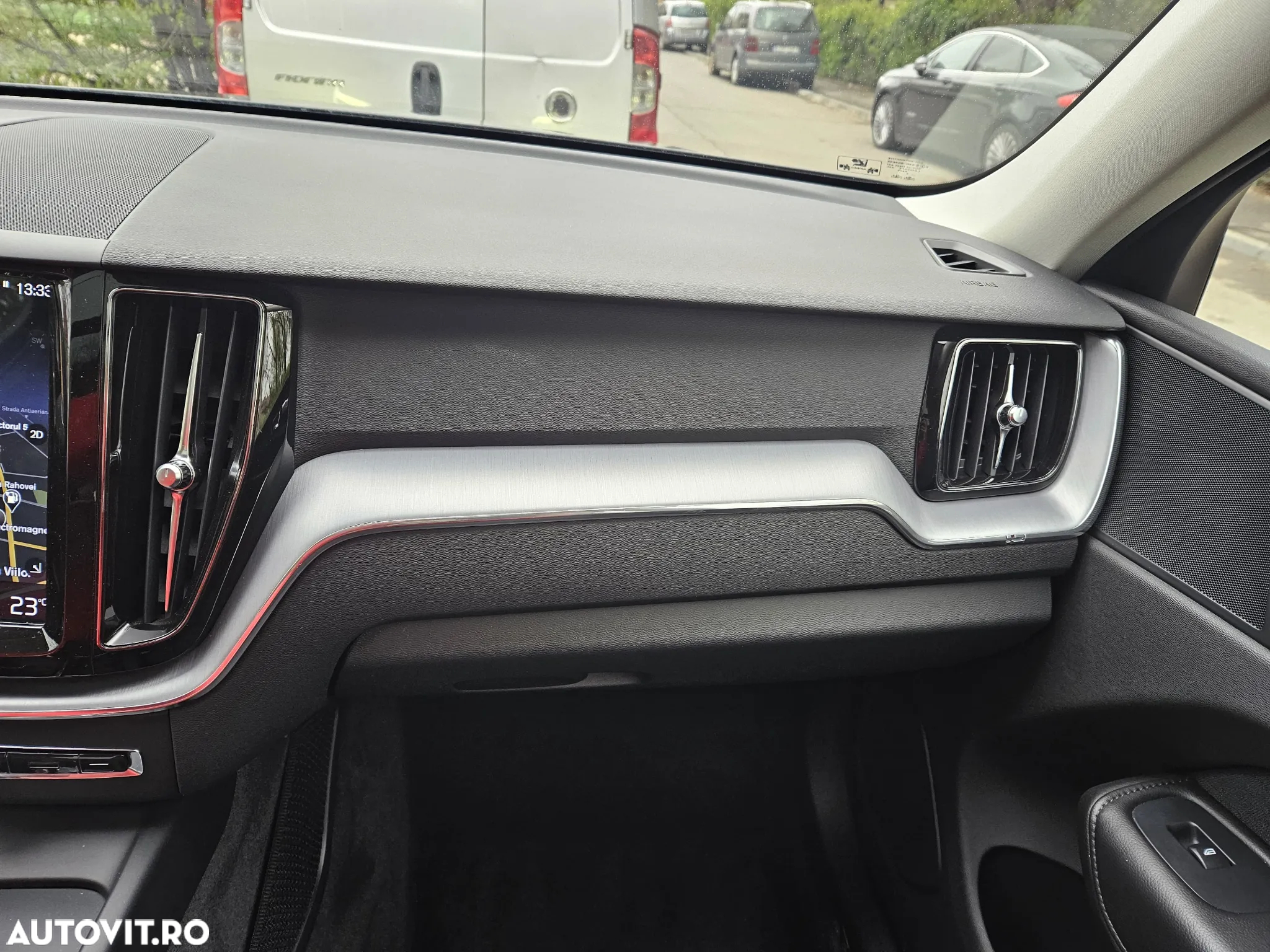 Volvo XC 60 D4 Momentum Pro - 23