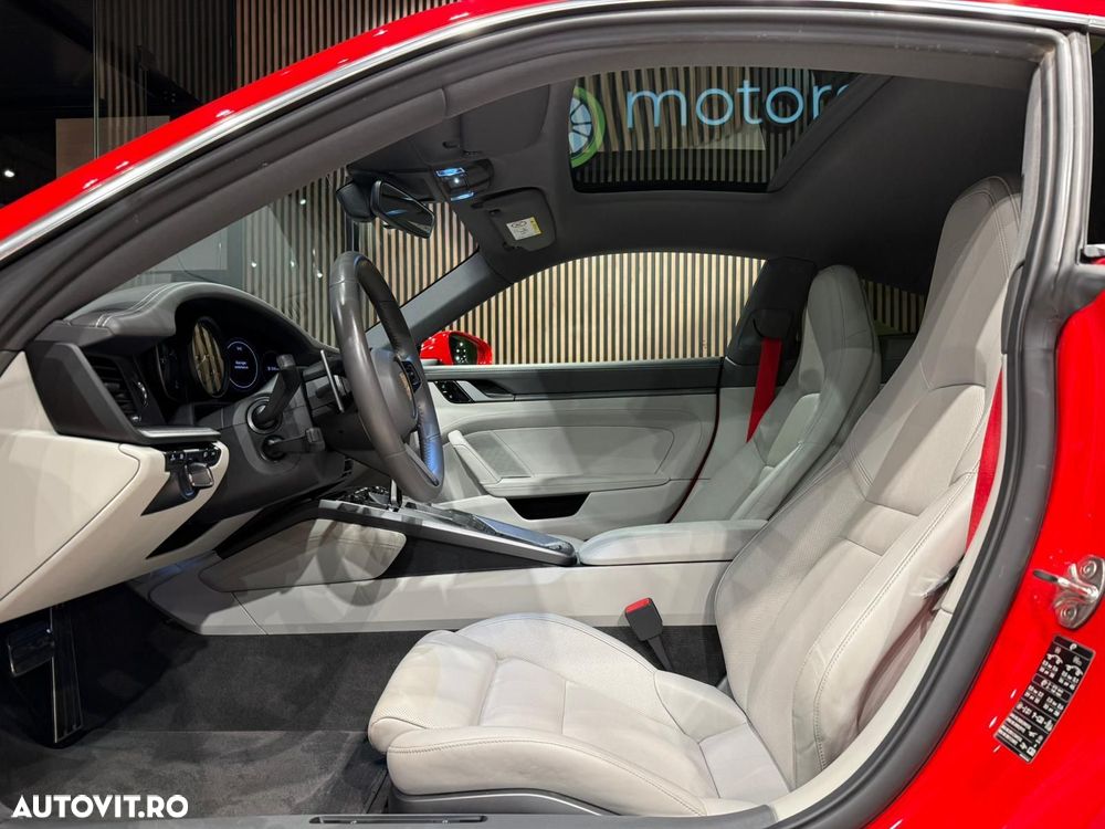 Porsche 911 4 PDK - 22