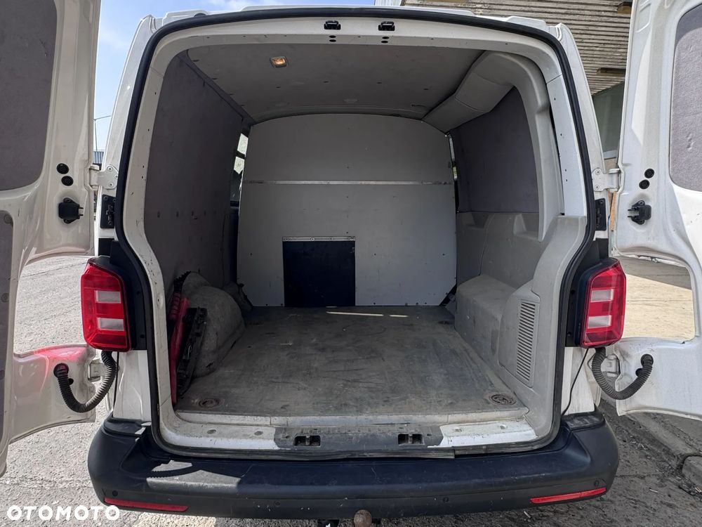 Volkswagen Transporter - 11