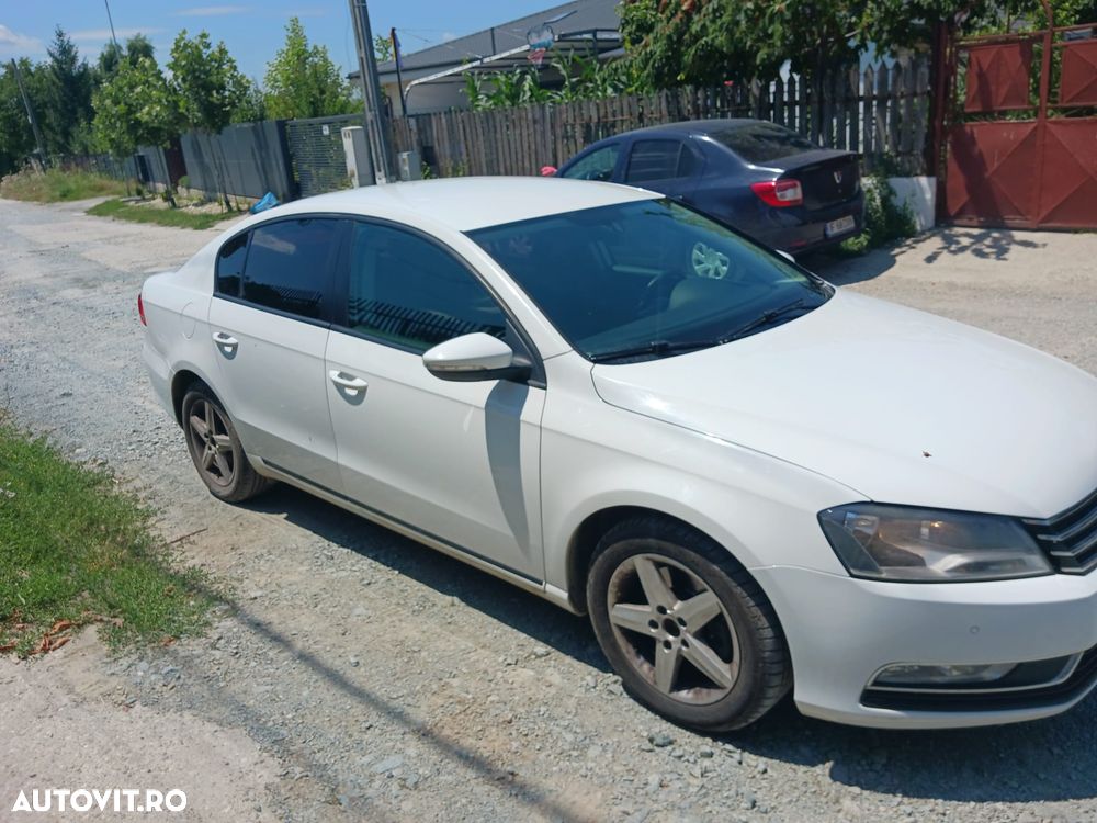 Volkswagen Passat - 4