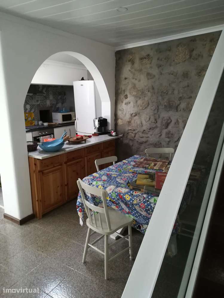 Moradia T2 Renovada com Vista Mar, Terreno e Painéis Solares - Grande imagem: 4/12