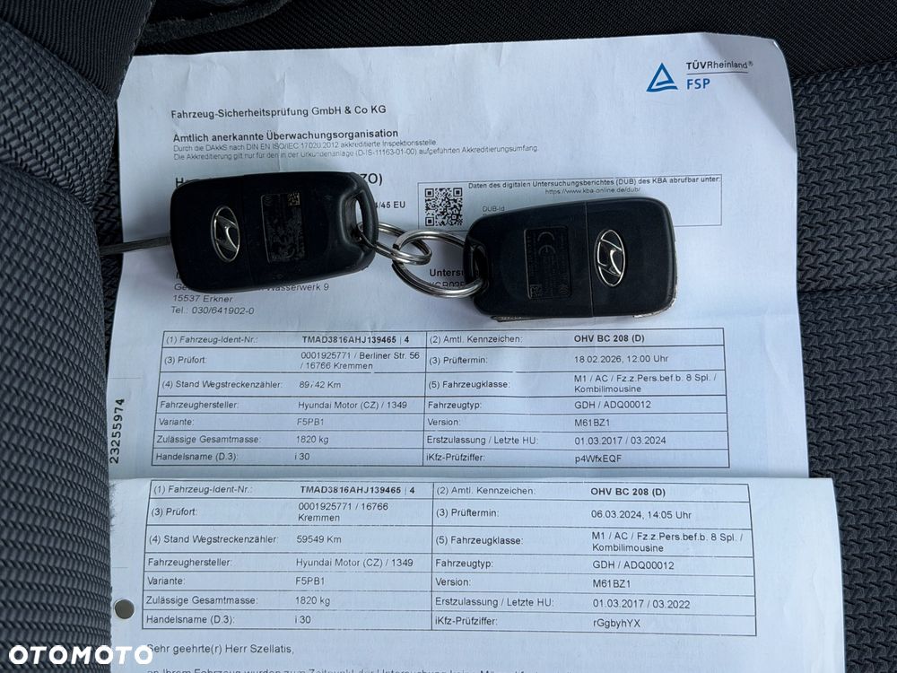 Hyundai i30 blue Kombi 1.4 YES Silver - 27