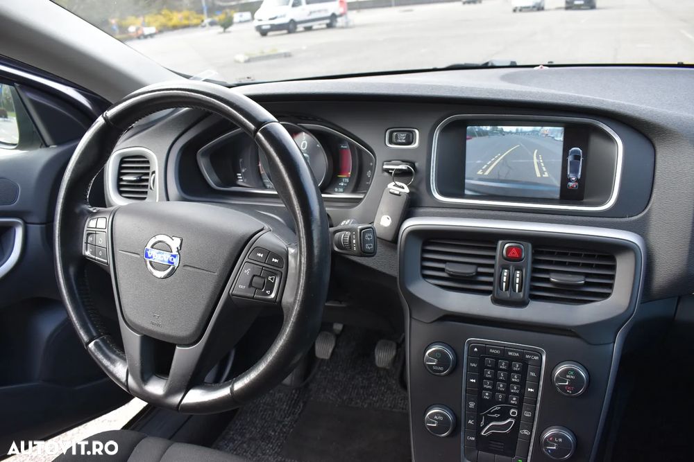 Volvo V40 D2 - 10