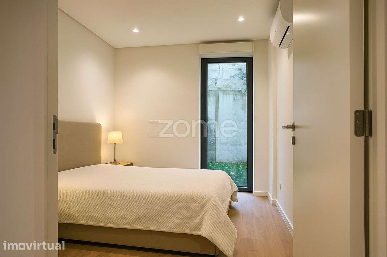 Apartamento T1 com pátio próximo ao Metro da Trindade - Porto - Grande imagem: 2/14