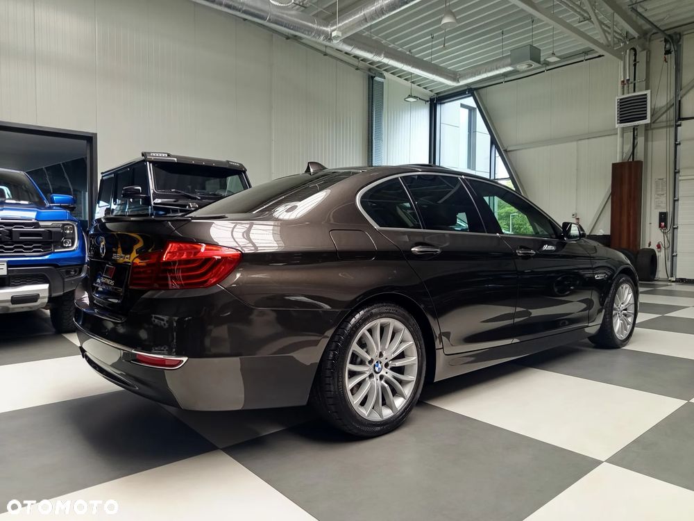 BMW Seria 5 520d xDrive Luxury Line - 1