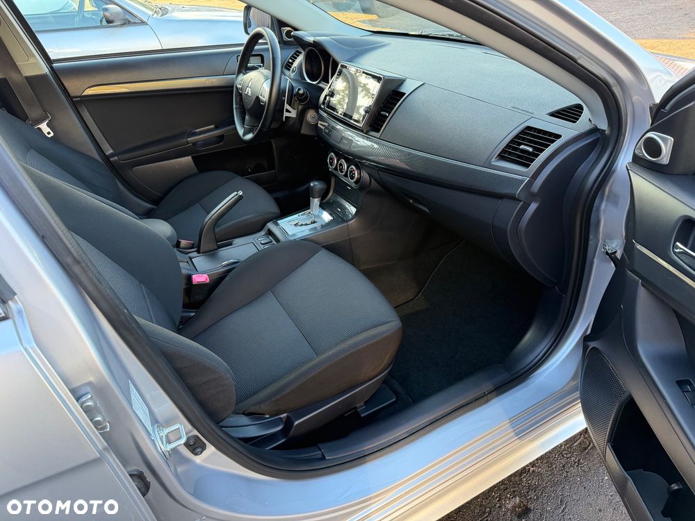 Mitsubishi Lancer 1.8 CVT Intense - 9