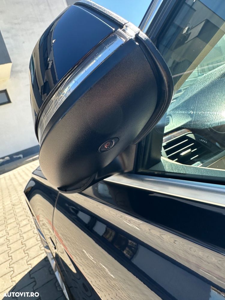 BMW Seria 3 320i Aut. Luxury Line - 23