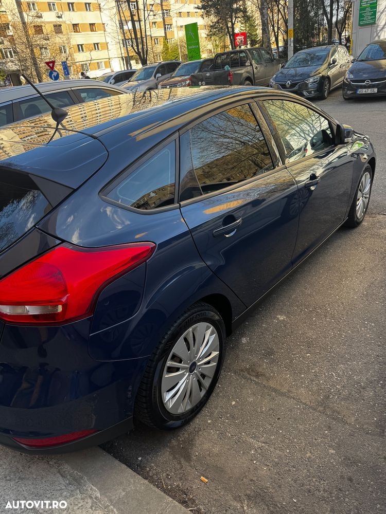 Ford Focus - 13