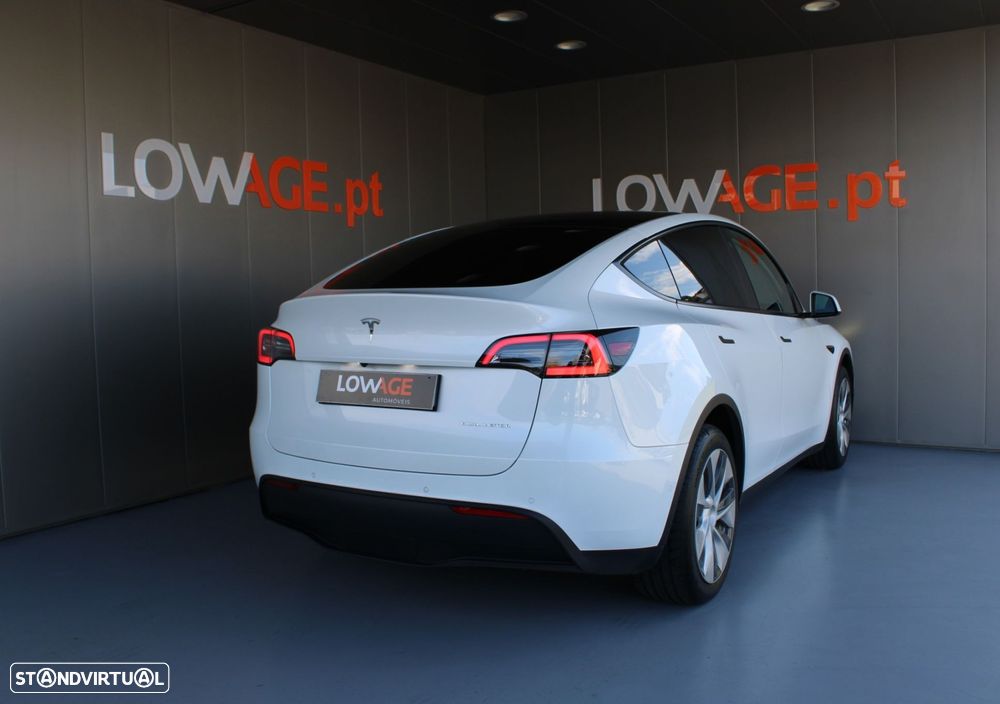 Tesla Model Y Long Range Dual Motor AWD - 18