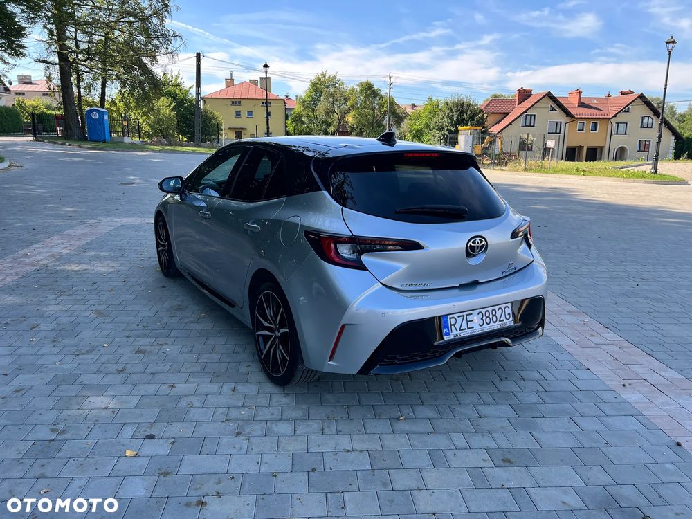 Toyota Corolla - 4