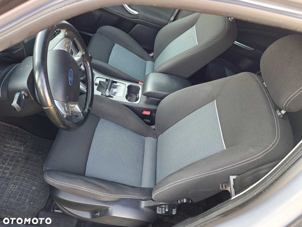 Ford S-Max - 8