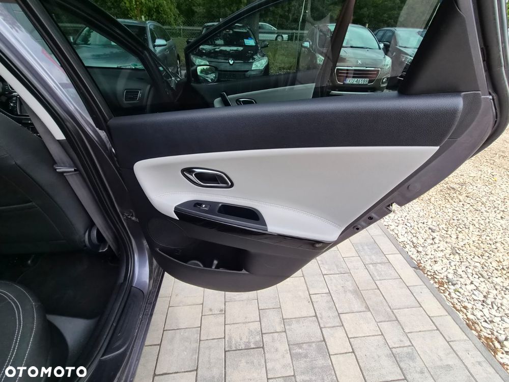 Kia Ceed - 24