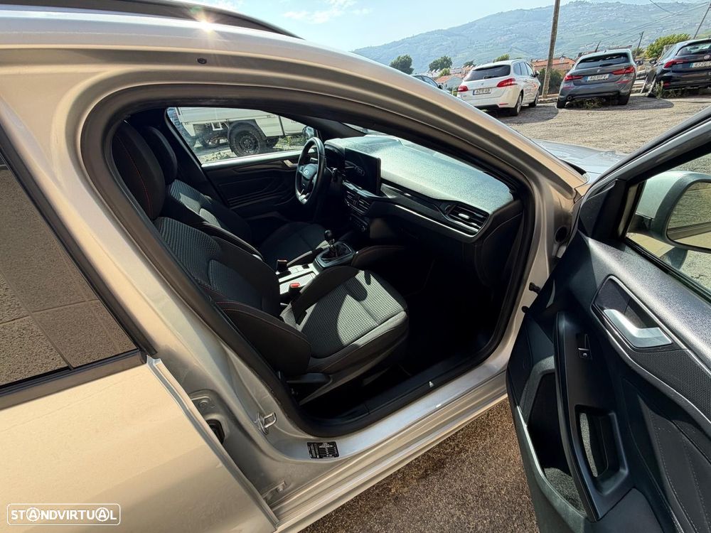 Ford Focus SW 1.0 EcoBoost MHEV ST-Line X - 14