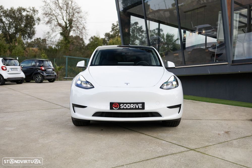 Tesla Model Y Standard RWD - 3