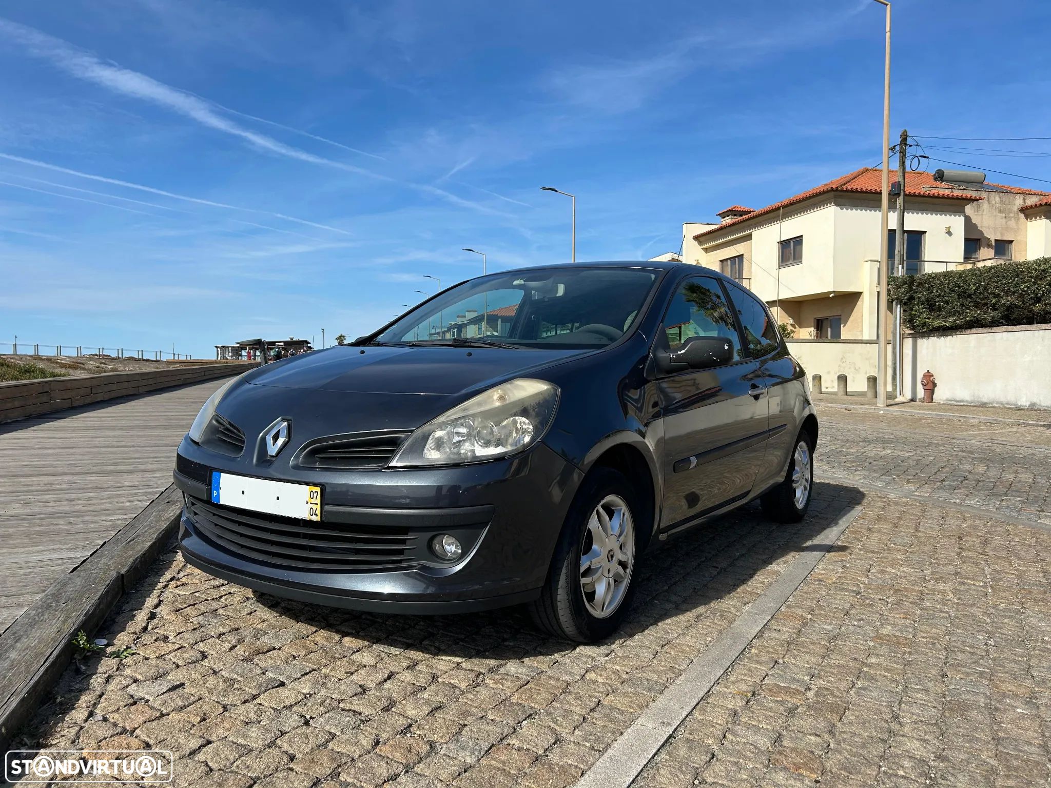 Renault Clio 1.2 16V Dynamique - 1