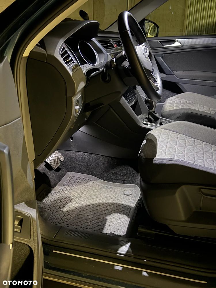 Volkswagen Tiguan 1.5 TSI EVO Elegance DSG - 37