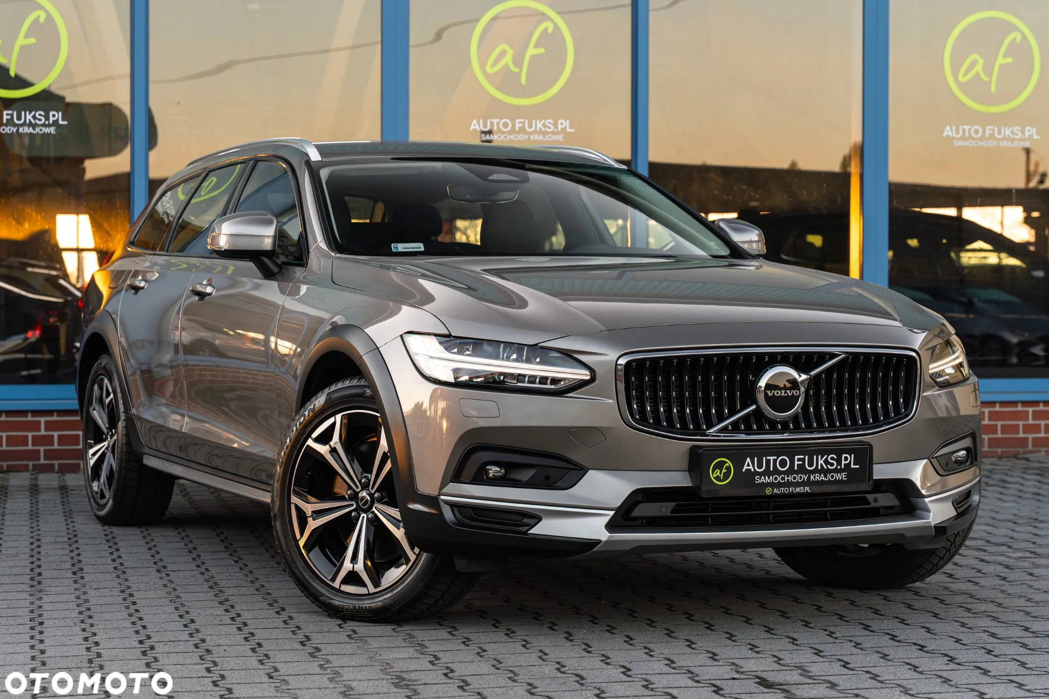 Volvo V90 Cross Country - 3