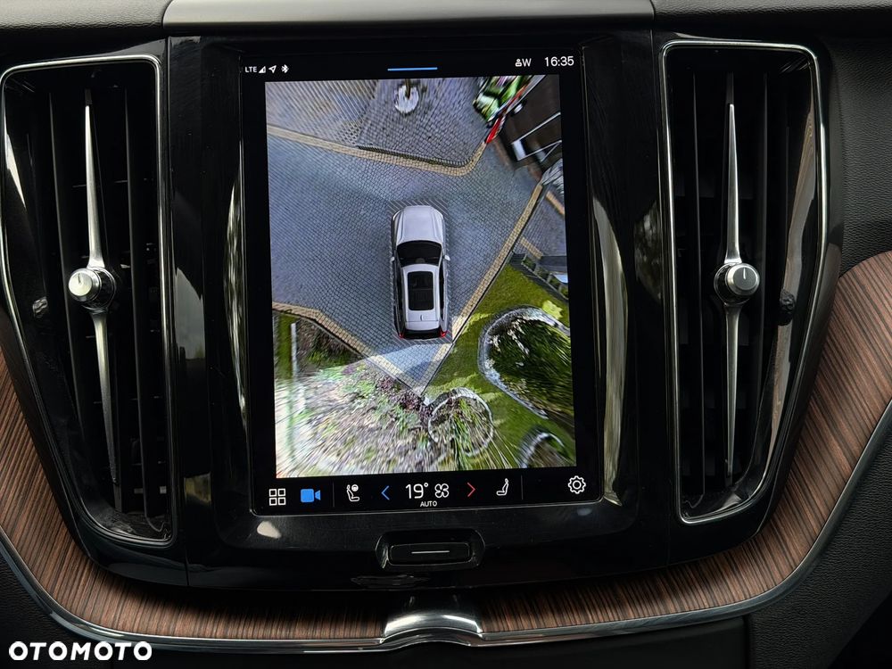 Volvo XC 60 T8 AWD Plus Dark - 19