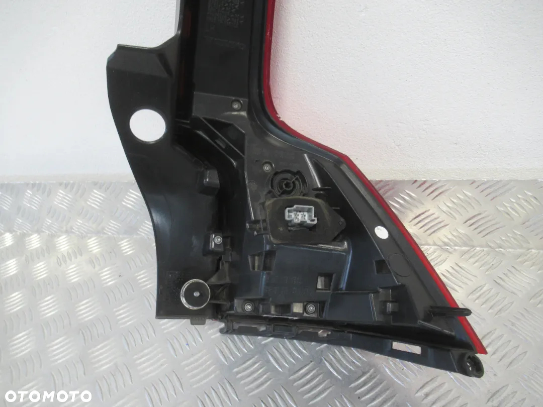 LAMPA TYLNA TYŁ LEWA VOLVO V90 LED 2016- - 11