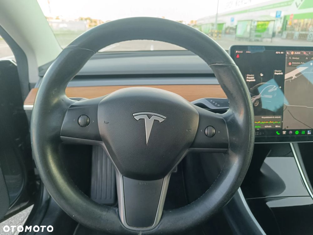 Tesla Model 3 - 7