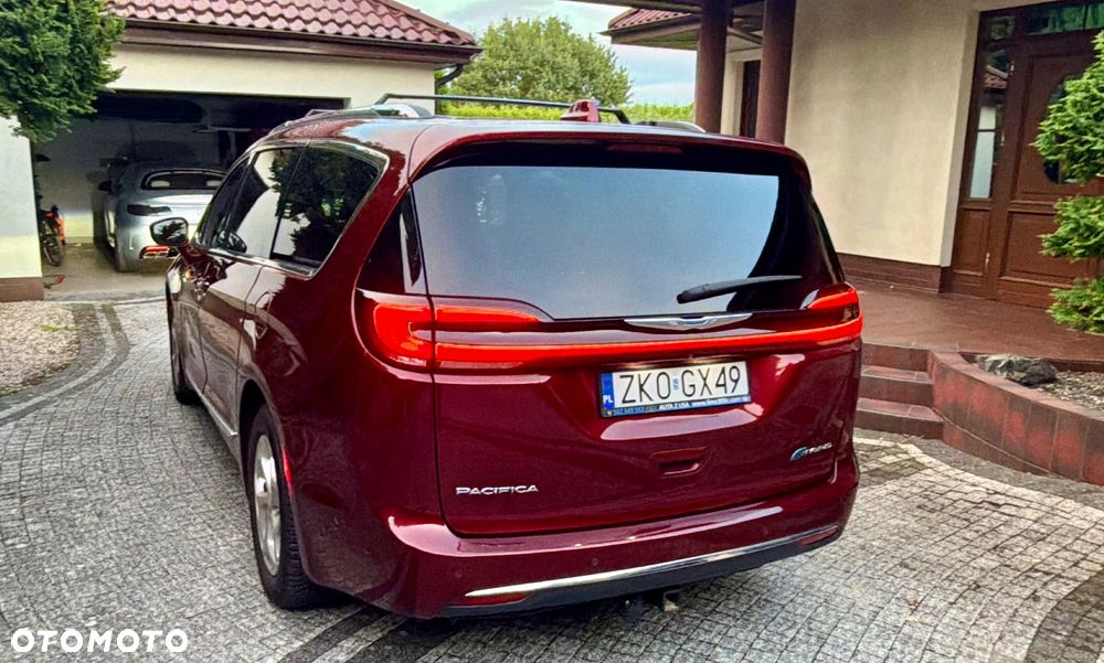 Chrysler Pacifica - 4