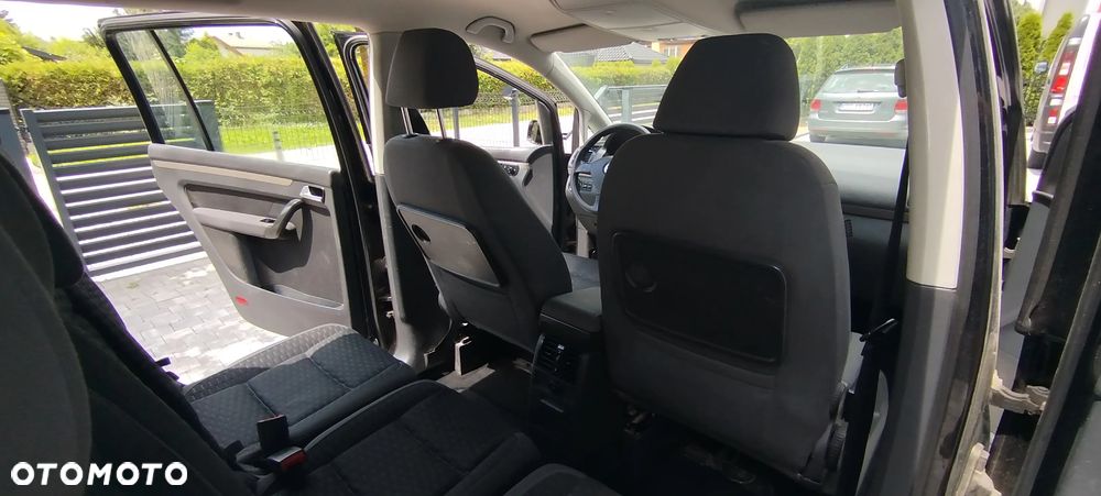 Volkswagen Touran 1.9 TDI Conceptline - 36
