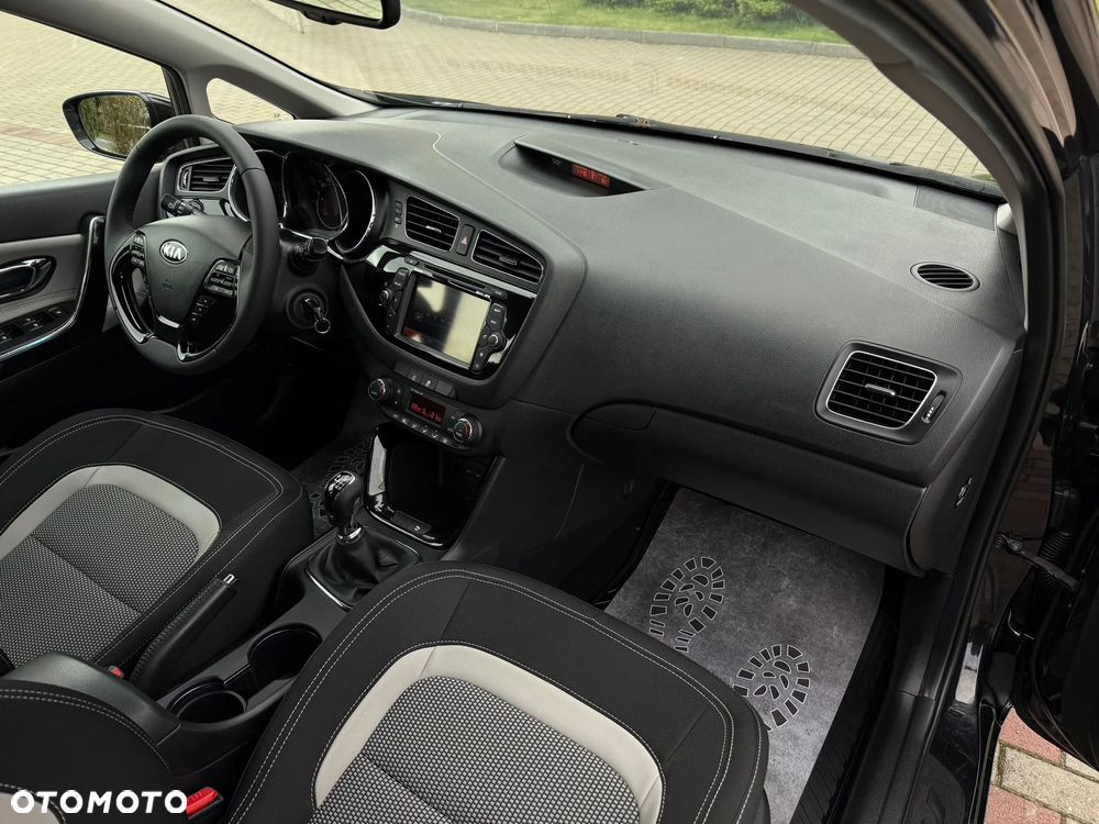 Kia Ceed 1.6 GDI SW Vision - 27