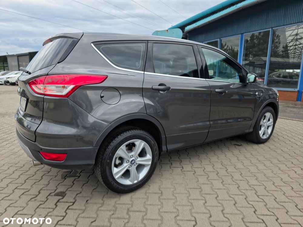 Ford Kuga 2.0 TDCi 2x4 Titanium - 24