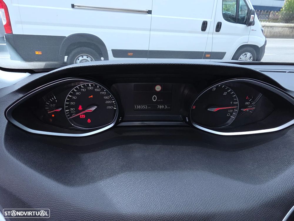 Peugeot 308 BlueHDi 130 Allure Pack - 23