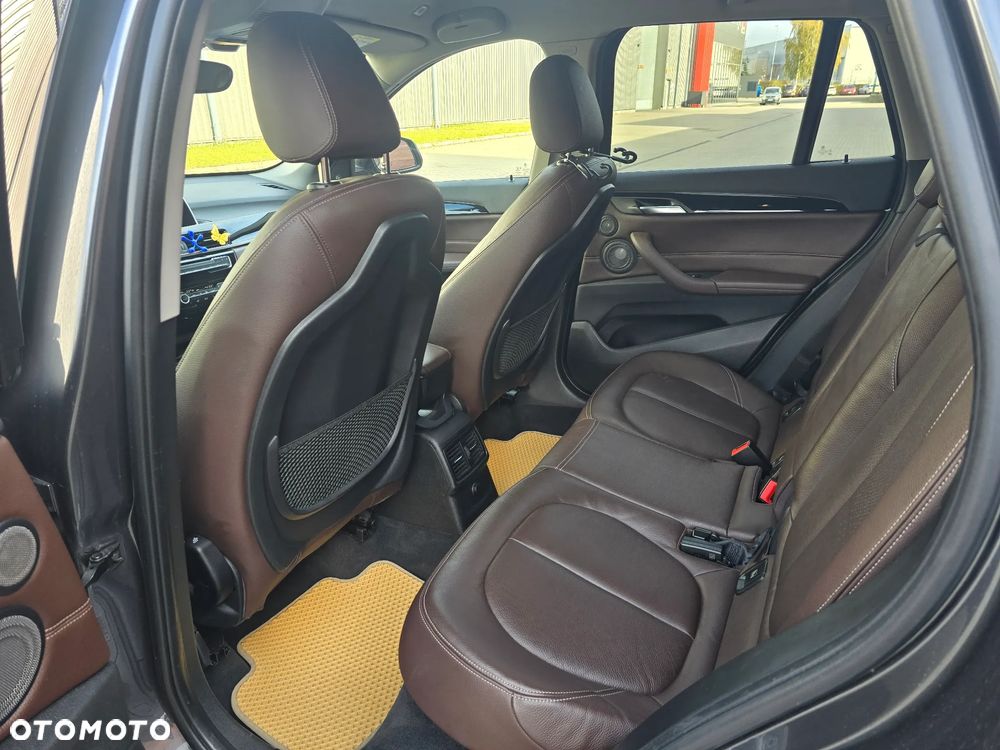BMW X1 sDrive20d - 20