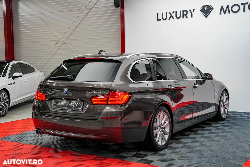 BMW Seria 5 525d Aut. Luxury Line - 14